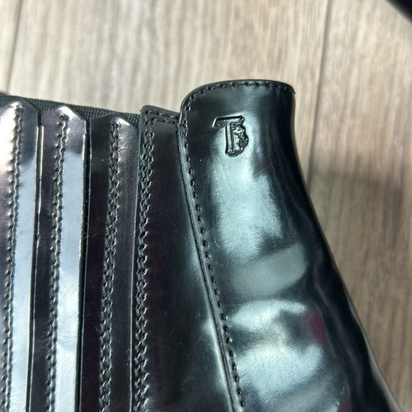 Tod’s semi-glossy leather black pull on booties 40.5 - Picture 3 of 10